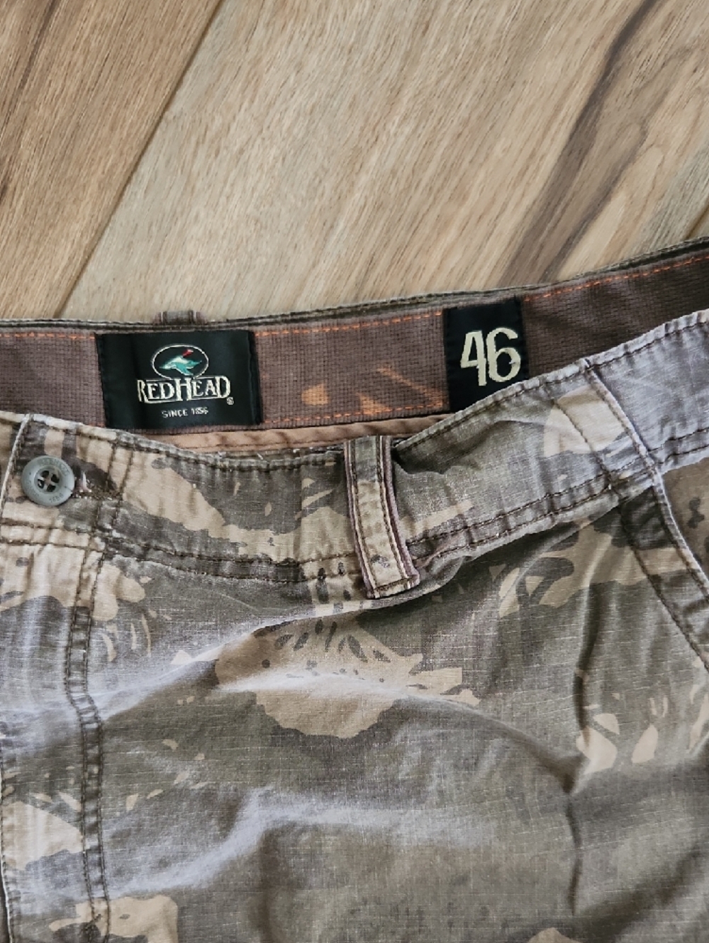 RedHead Men's Camo Cargo Shorts Olive & Tan Army Hunting Outdoors Size 46x10 - Picture 2 of 6
